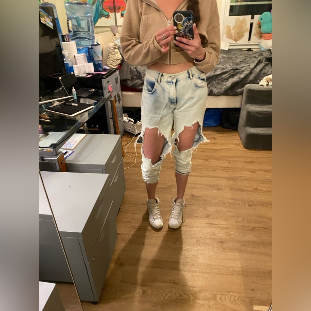 Distressed Denim Pants - Picture 3 of 15
